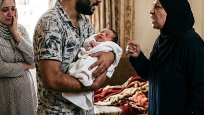 لم يمضي على ولادتي سوي أربعة أيام 