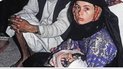يحكي بأنه كان هناك شيخ 